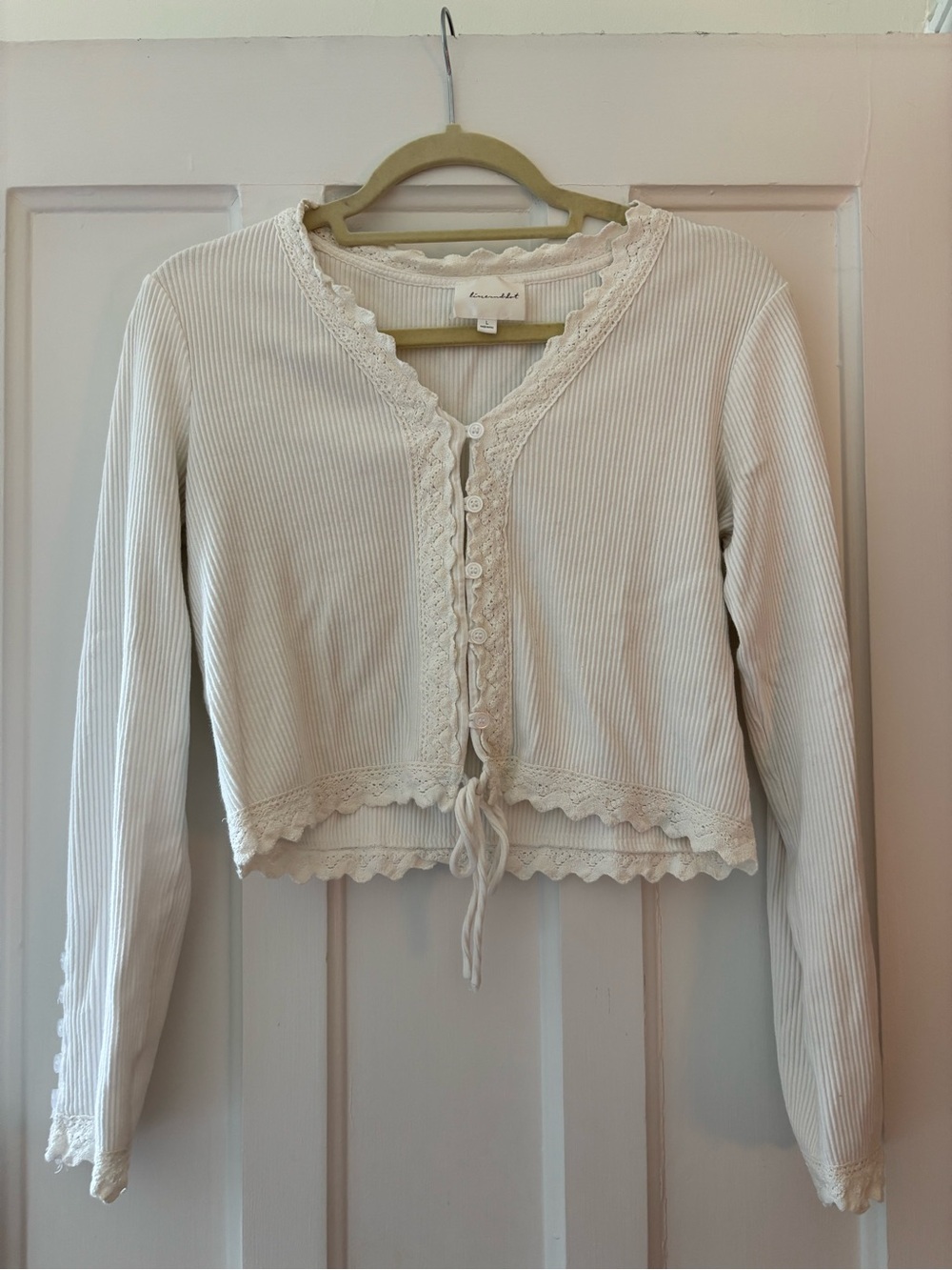 Line & Dot Lace-Trim Cropped Cardigan